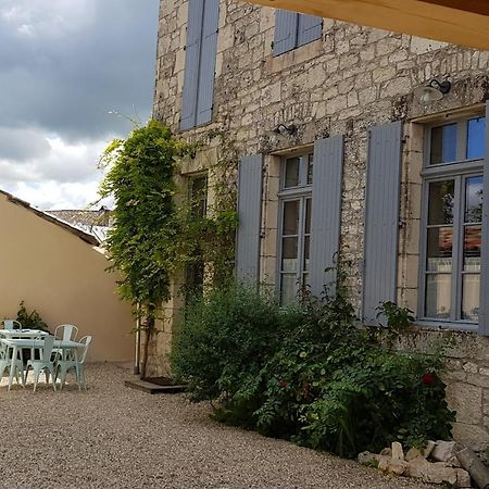 Bed and Breakfast La Cour Saint Louis Castelnau-Montratier Екстер'єр фото