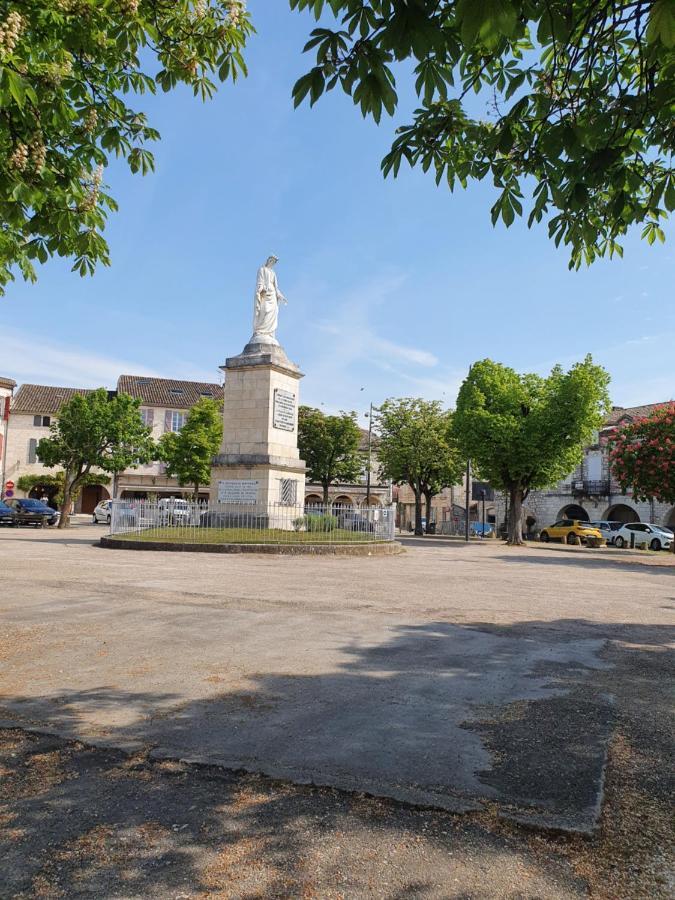 Bed and Breakfast La Cour Saint Louis Castelnau-Montratier Екстер'єр фото