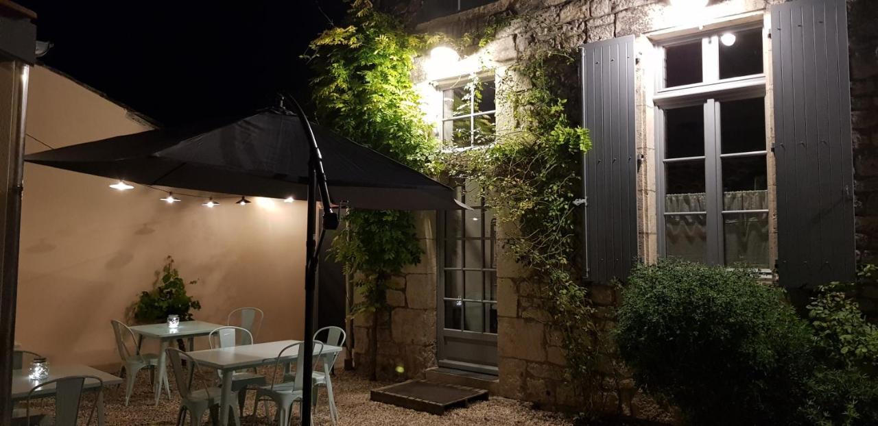 Bed and Breakfast La Cour Saint Louis Castelnau-Montratier Екстер'єр фото